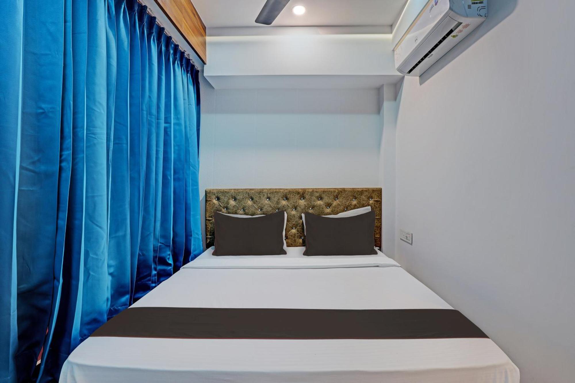 Collection O Hotel Swarg 苏拉特 外观 照片