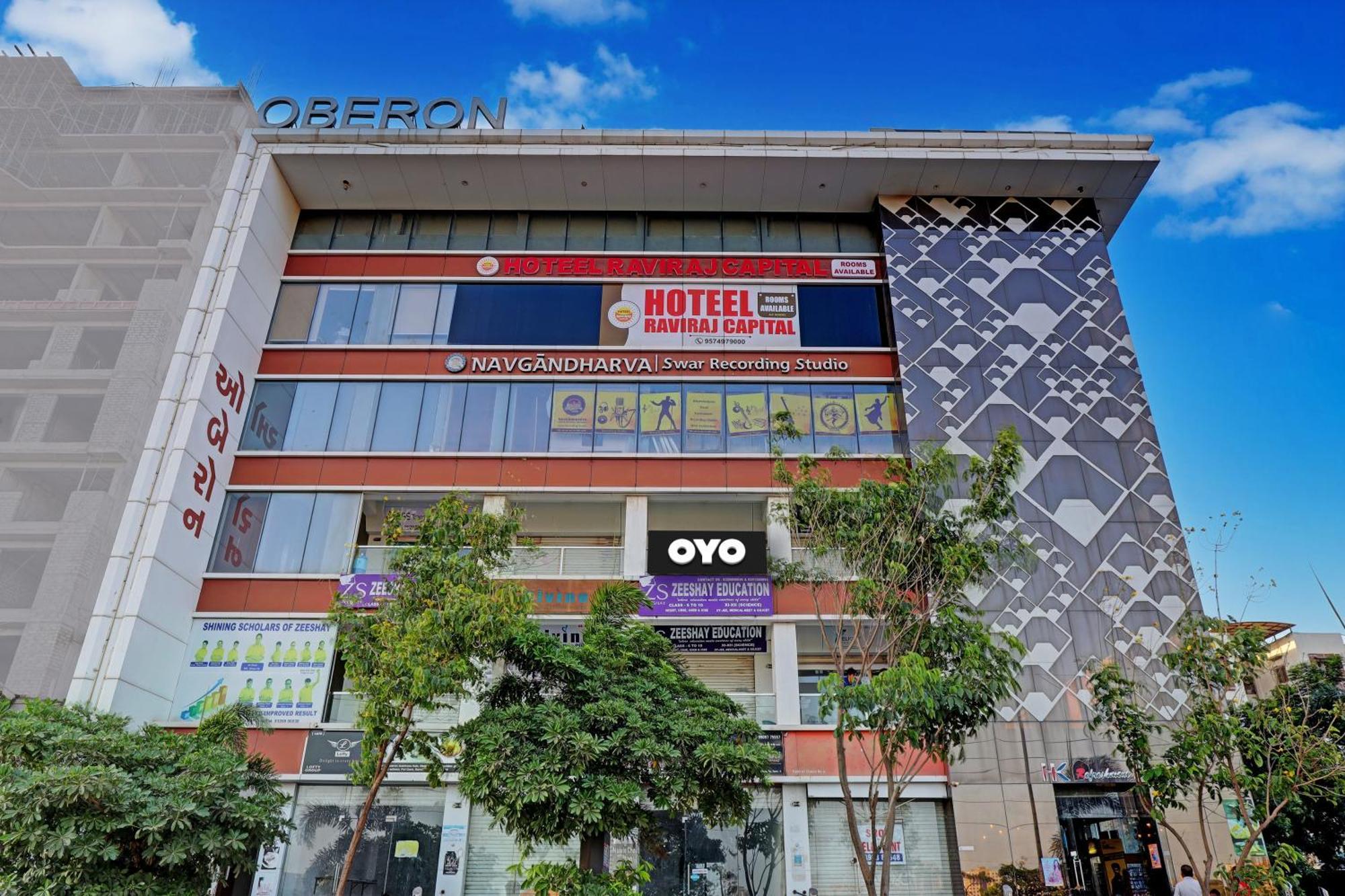 Collection O Hotel Swarg 苏拉特 外观 照片